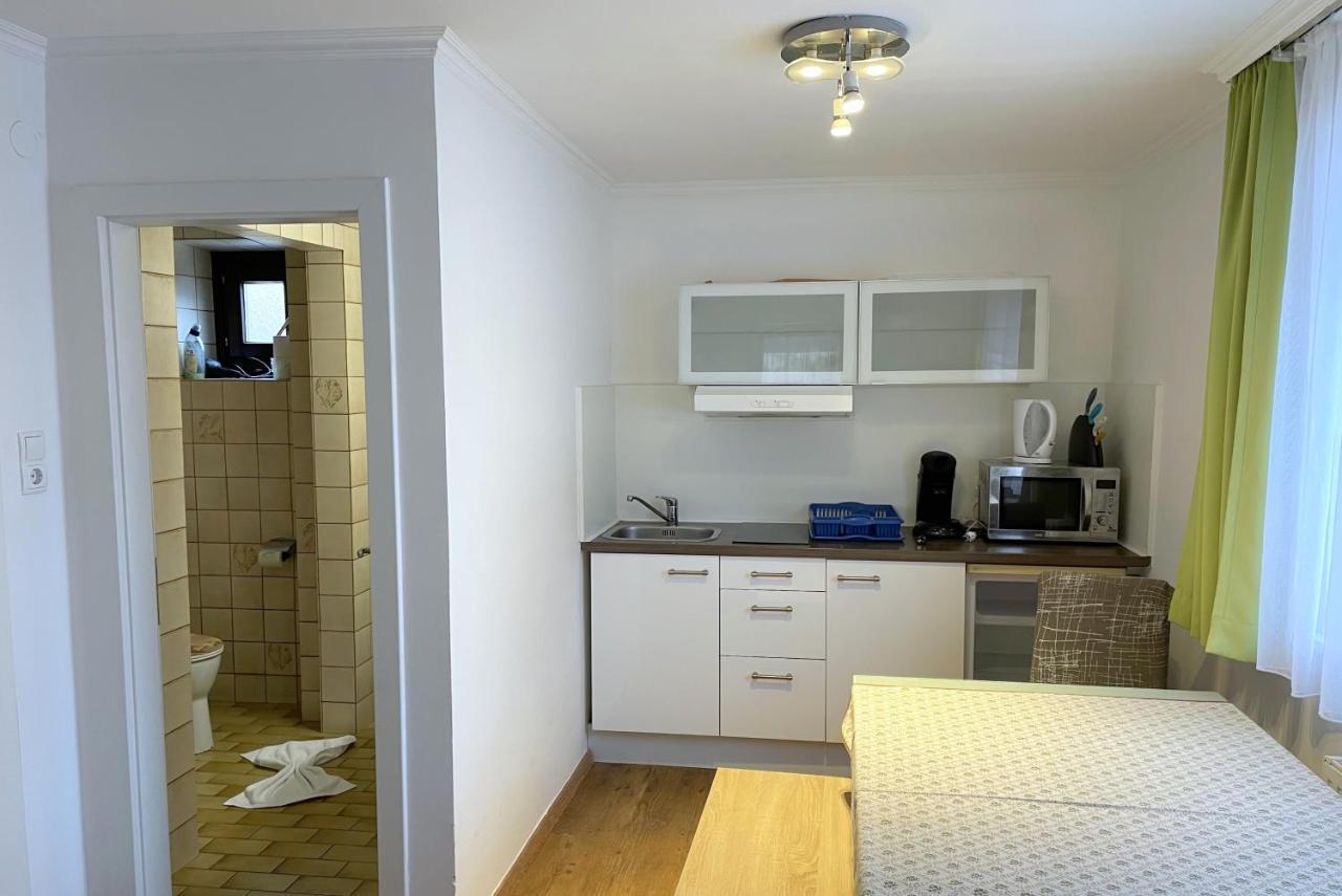 Areit - Low Budget Apartment *
